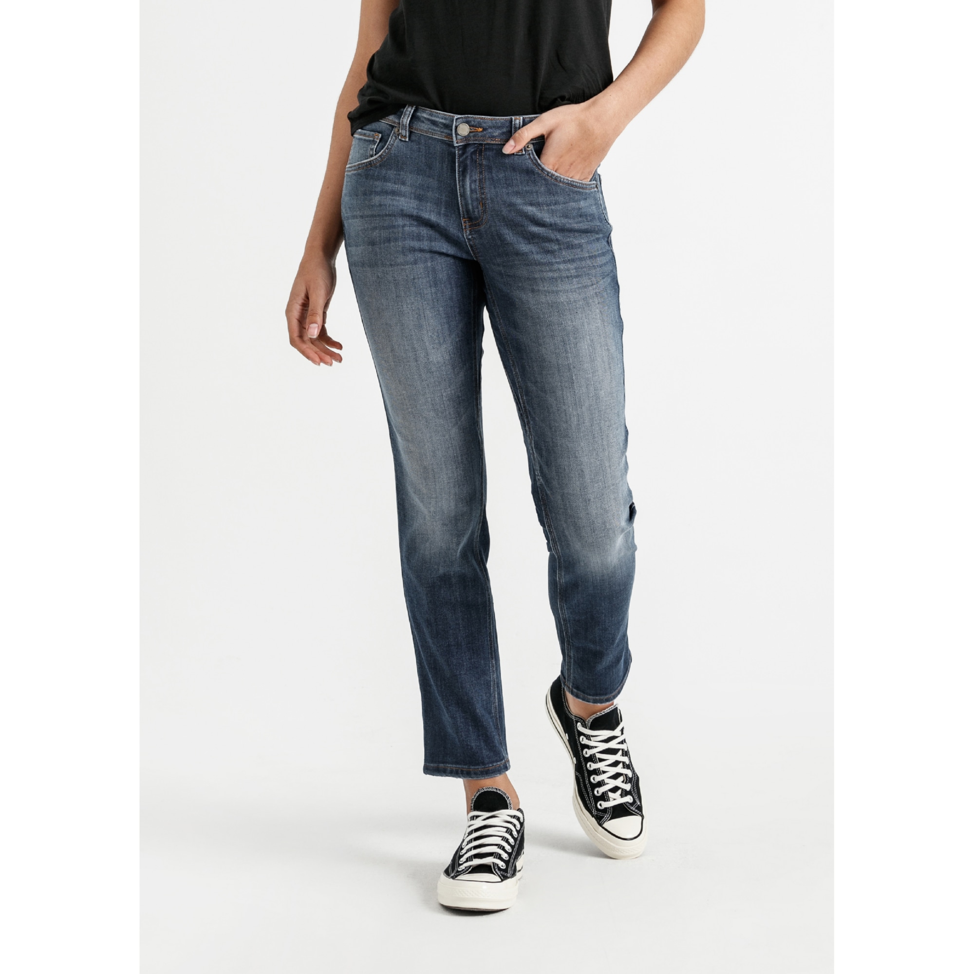 Women's Performance Denim Girlfriend Jeans