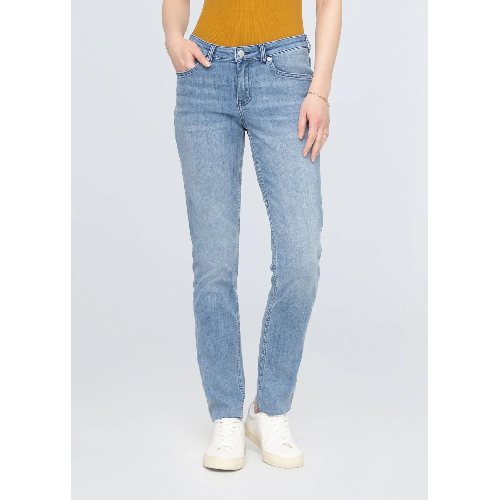 Women's Performance Denim Girlfriend Jeans